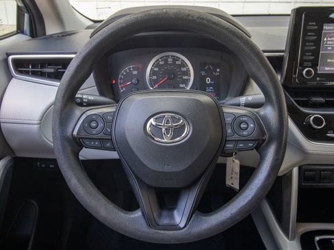 Used 2022 Toyota Corolla Cross L FWD image 29