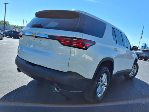 Used 2023 Chevrolet Traverse LS FWD image 28