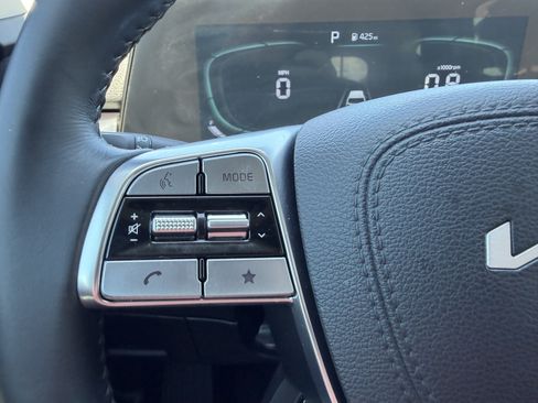 Certified 2025 Kia Telluride S FWD image 31