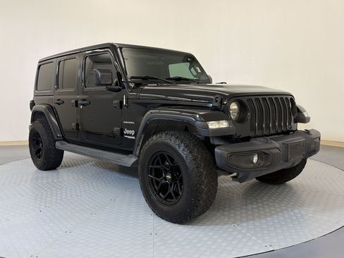Used 2020 Jeep Wrangler Unlimited Sahara AWD/4WD image 7