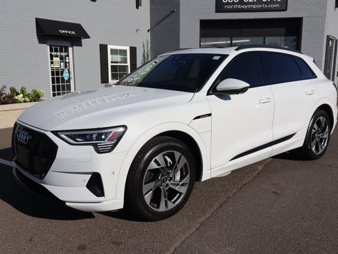 Used 2021 Audi e-tron Premium w/ Convenience Plus Package AWD/4WD image 2