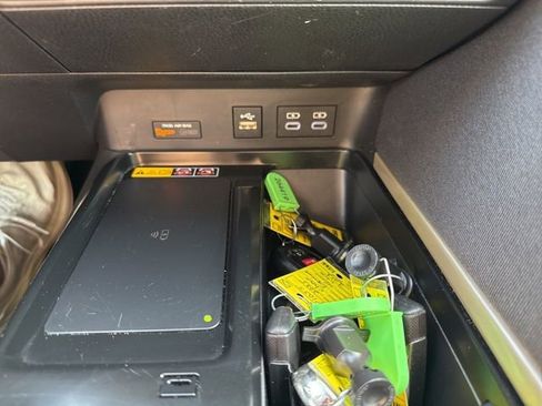 Used 2025 Toyota Camry LE image 27