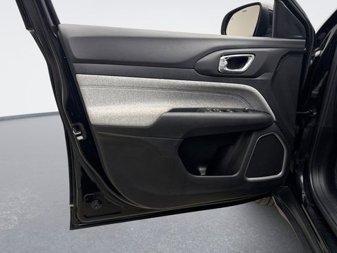 Used 2022 Jeep Compass Latitude w/ Convenience Group image 9