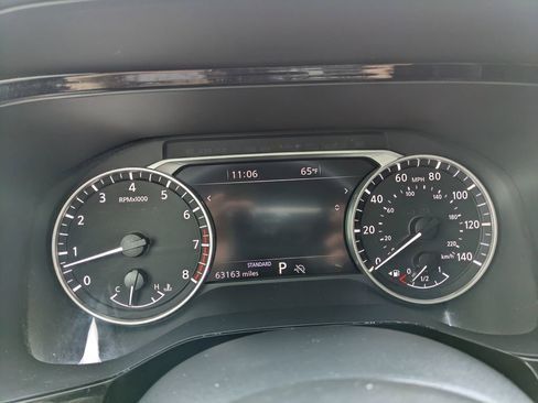 Used 2024 Nissan Pathfinder SL w/ SL Premium Package FWD image 27