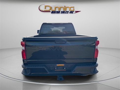 Used 2021 Chevrolet Silverado 2500 Custom w/ Custom Convenience Package image 3