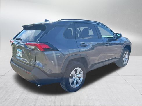 Used 2019 Toyota RAV4 LE w/ Carpet Mat Package AWD/4WD image 8