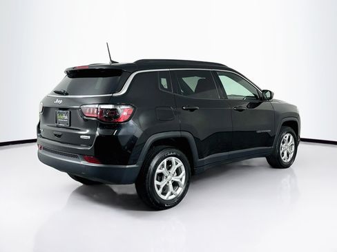Used 2024 Jeep Compass Latitude AWD/4WD image 9