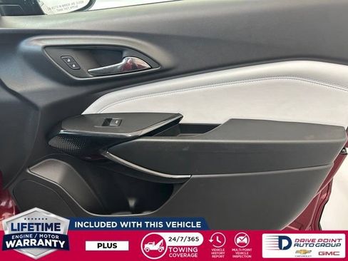 Used 2025 Chevrolet Trax LT FWD image 25