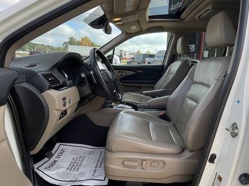 Used 2016 Honda Pilot Touring image 16