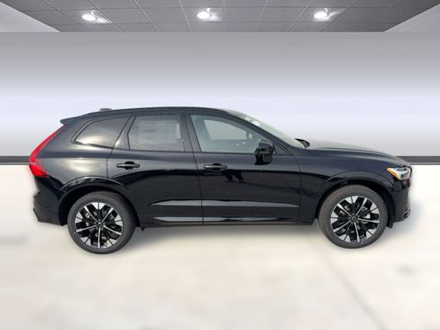 New 2026 Volvo XC60 B5 Plus w/ Climate Package image 8
