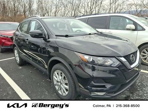 Used 2021 Nissan Rogue Sport SV image 3