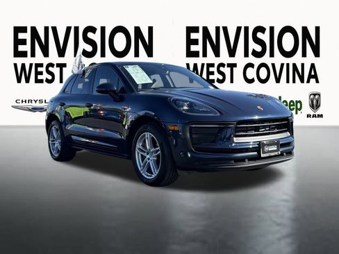 Used 2022 Porsche Macan w/ Premium Package Plus image 2