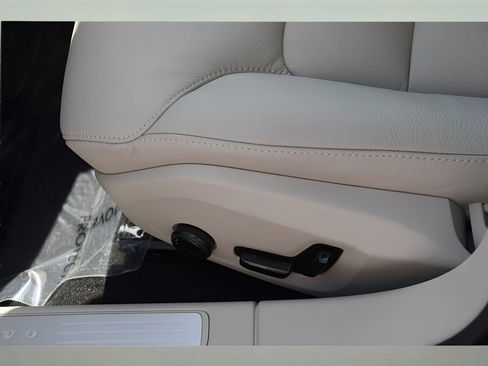 Certified 2026 Volvo V60 B5 Cross Country Plus w/ Protection Package Premier AWD/4WD image 34