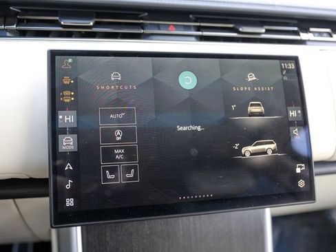 Used 2024 Land Rover Range Rover Autobiography image 26