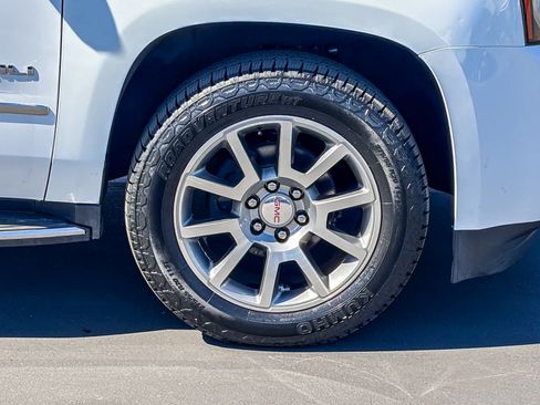 Used 2020 GMC Yukon XL Denali RWD image 17