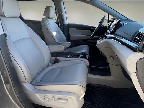 Used 2023 Honda Odyssey Elite image 15