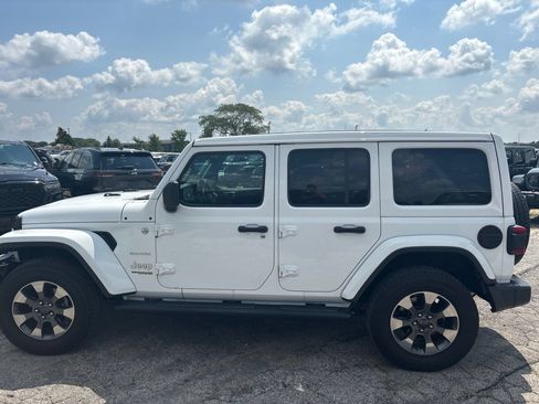 Used 2019 Jeep Wrangler Unlimited Sahara AWD/4WD image 9