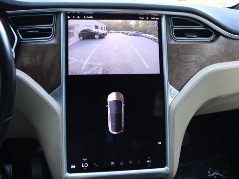 Used 2016 Tesla Model X 90D image 25