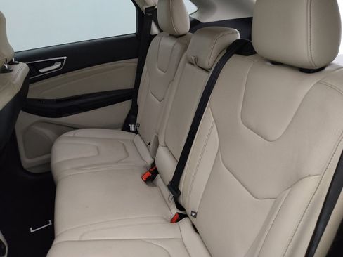 Used 2015 Ford Edge Titanium w/ Equipment Group 302A FWD image 18