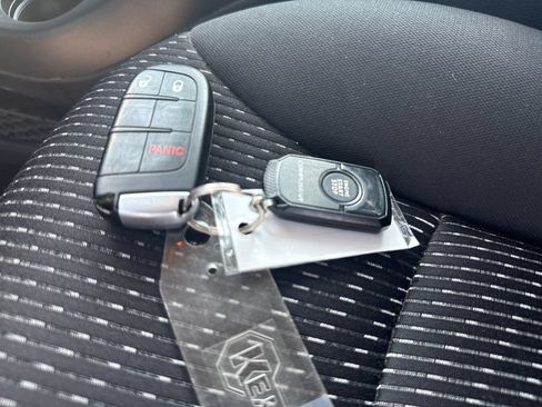 Used 2016 Dodge Journey SXT w/ Comfort/Convenience Group AWD/4WD image 30