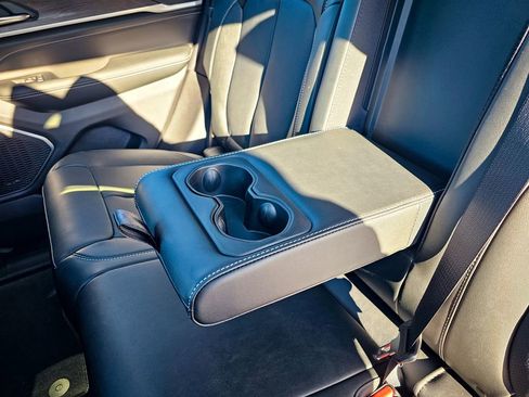 New 2026 Jeep Grand Cherokee Limited image 38