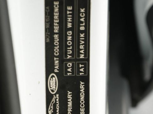 Used 2023 Land Rover Defender 130 SE image 32