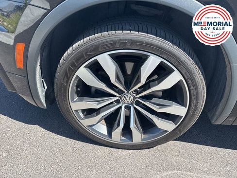 Used 2020 Volkswagen Tiguan SEL Premium R-Line w/ 3rd Row Seat Package AWD/4WD image 2