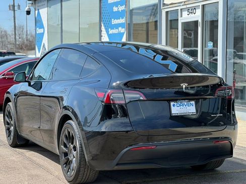 Used 2023 Tesla Model Y Long Range image 3