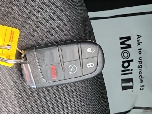Used 2016 Jeep Renegade Latitude w/ Cold Weather Group AWD/4WD image 21