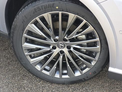 Used 2025 Lexus RX 450h AWD w/ Convenience Package image 21