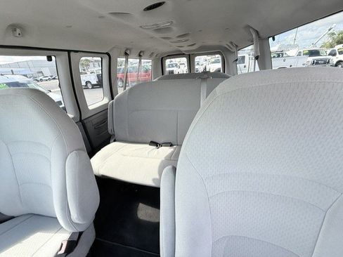 Used 2008 Ford E-150 and Econoline 150 Wagon RWD image 16