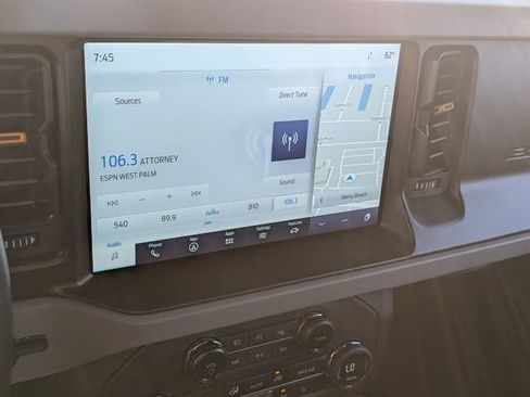 Used 2023 Ford Bronco Badlands image 15