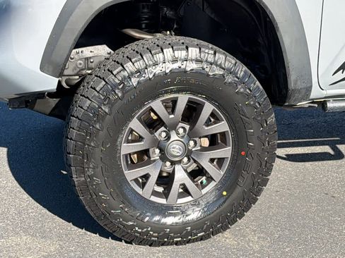 Used 2020 Toyota Tacoma SR5 image 9