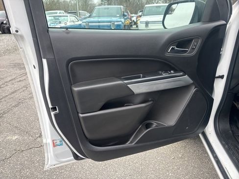 Used 2022 Chevrolet Colorado LT w/ Fleet Safety Package image 21