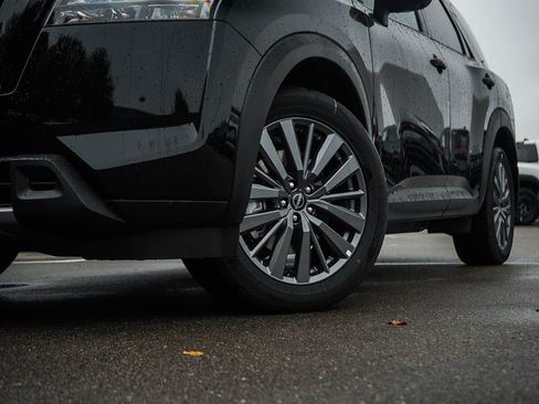 New 2025 Nissan Pathfinder SL w/ SL Premium Package image 6