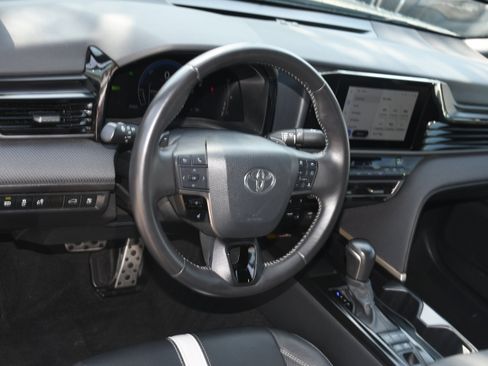 Certified 2025 Toyota Camry SE image 8