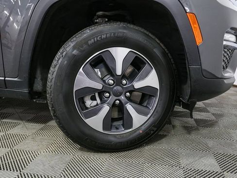 Used 2022 Jeep Grand Cherokee Limited 4xe image 15