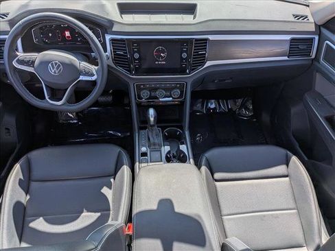 Used 2023 Volkswagen Atlas SE w/ Black Wheel Package FWD image 14
