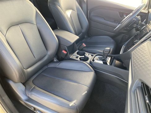 Used 2025 Subaru Forester Limited image 7