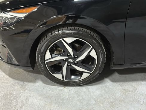 Used 2022 Hyundai Elantra Limited FWD image 8