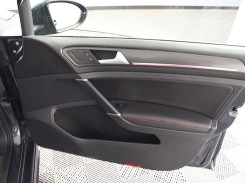 Used 2019 Volkswagen GTI SE FWD image 18