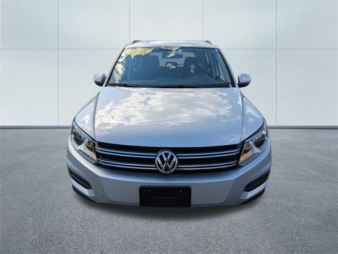 Used 2017 Volkswagen Tiguan S image 8