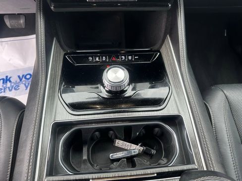 Used 2023 Jeep Wagoneer L Series II image 16