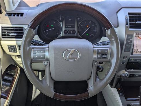 Used 2019 Lexus GX 460 image 10