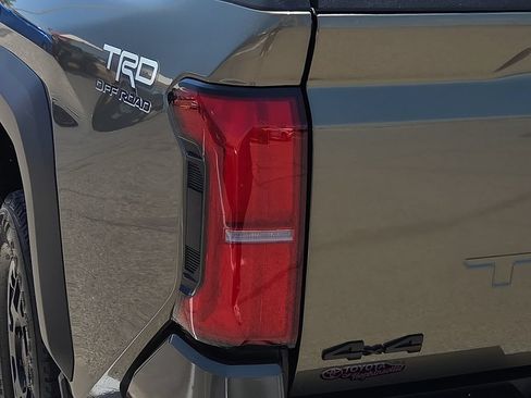 Certified 2024 Toyota Tacoma TRD Off-Road AWD/4WD image 12