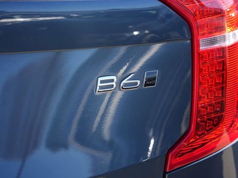 Used 2023 Volvo XC90 B6 Ultimate w/ Protection Package Premier image 5