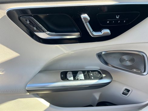 Used 2025 Mercedes-Benz C 300 4MATIC Sedan image 14