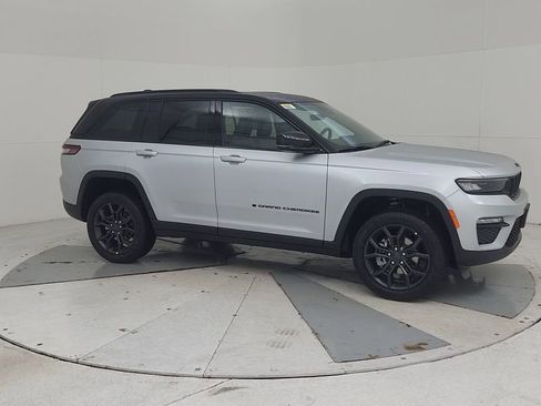 New 2025 Jeep Grand Cherokee Limited image 2