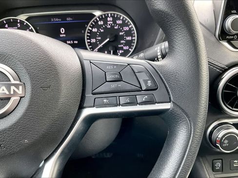 Used 2024 Nissan Sentra SV FWD image 25