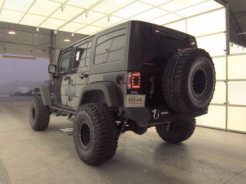 Used 2014 Jeep Wrangler Unlimited Sport w/ Max Tow Package image 8